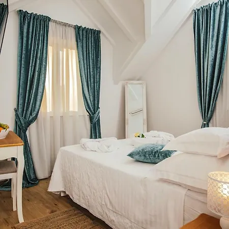 ホテル Heritage Dea Hvar フヴァル