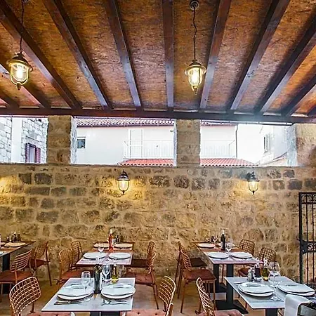 Heritage Dea Hvar חוואר