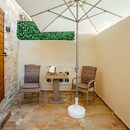Heritage Dea Hvar מלון