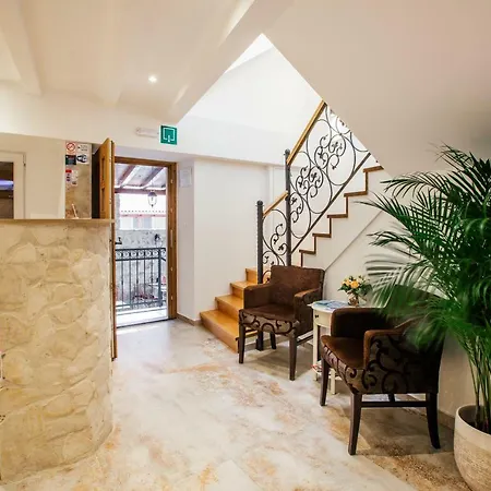 فندق Heritage Dea Hvar 4*