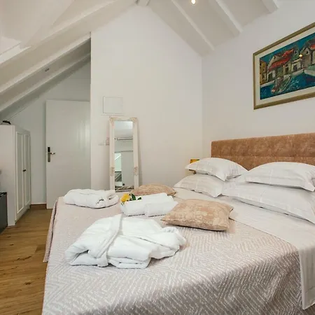 Heritage Dea Hvar 4*